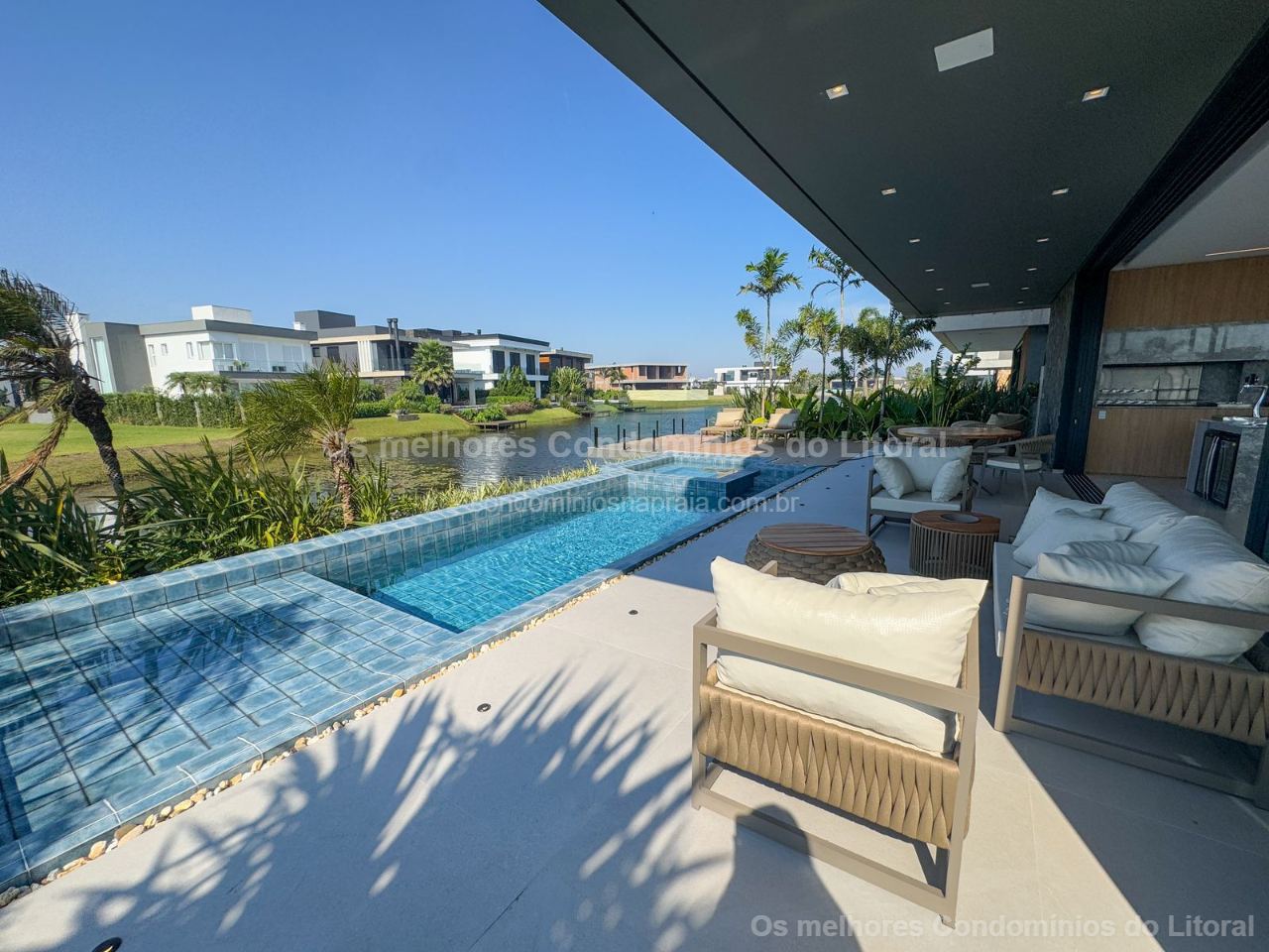 🏡 CASA À VENDA NO SENSE — XANGRI-LÁ | 475 M² | 5 SUÍTES — Xangri-lá