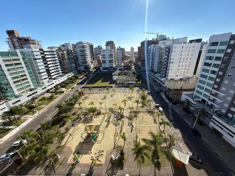Vista aérea da Praça Marina Park e dos edifícios residenciais ao redor